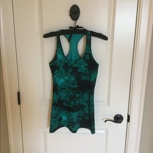 Lululemon athletic top